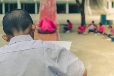 Öğrenciler Tay motifleri tapınağın Tay mimari çizim için deneyin.