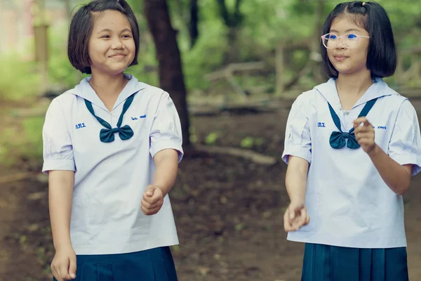 Tailandia Kanchanaburi Octubre Estudiantes Amigos Identificados Aprenden Bailar Para Alegría — Foto de Stock