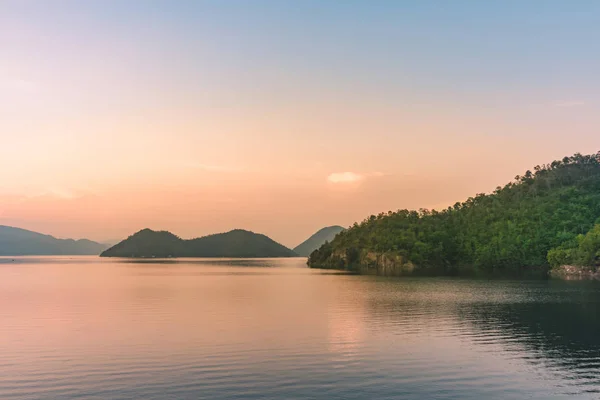 Krajobraz Zachodzie Słońca Rzeki Kwai Yai Srinagarind Dam Kanchanaburi Tajlandia — Zdjęcie stockowe