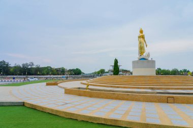 Kanchanaburi Tayland-5 Nisan: Mae Klong Barajı 'nda bulunan Altın Buda heykelleri
