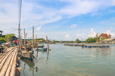 Chanthaburi, Tayland: 15 Nisan 2019 Balıkçı Köyü Manzarası (No-Land Village)