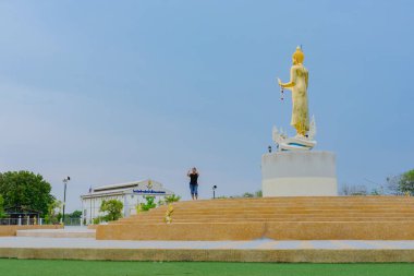 Kanchanaburi Tayland-5 Nisan: Mae Klong Barajı 'nda bulunan Altın Buda heykelleri