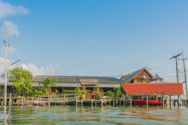 Chanthaburi, Tayland: 16 Nisan 2019 Balıkçı Köyü Manzarası (No-Land Village)