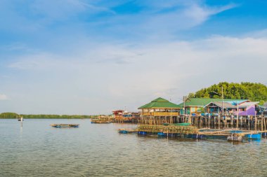 Chanthaburi, Tayland: 15 Nisan 2019 Balıkçı Köyü Manzarası (No-Land Village)