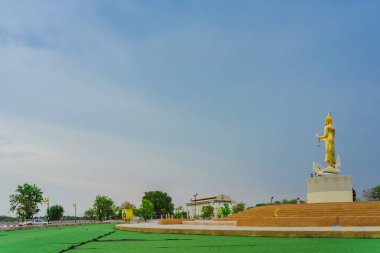 Kanchanaburi Tayland-5 Nisan: Mae Klong Barajı 'nda bulunan Altın Buda heykelleri