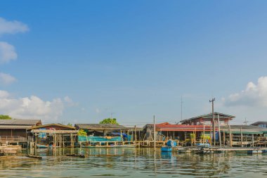 Chanthaburi, Tayland: 16 Nisan 2019 Balıkçı Köyü Manzarası (No-Land Village) 