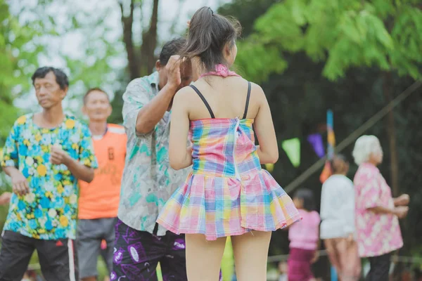KANCHANABURI THAILAND - APRIL 17 : Happiness of Thai people enjoy dancing on the stage — Stock Photo, Image