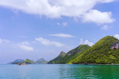 Tayland, Surat Thani Eyaleti, Tayland 'da Koh Samui yakınlarındaki Ang Tanga Ulusal Deniz Parkı manzarası.