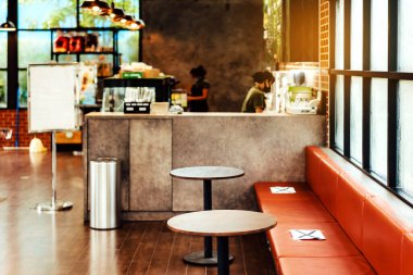 Corona Virüsü (COVID-19), enfeksiyon riskine karşı sosyal mesafe. Yeni normal yaşam tarzı