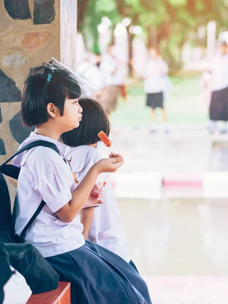Kanchanaburi Ταϊλάνδη Ιουλιοσ 2020 Αγνώστων Στοιχείων Μαθητές Δημοτικού Σχολείου Φορούν — Φωτογραφία Αρχείου