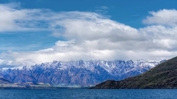 Die Schneebedeckten Alpinen Berge Genannt Die Bemerkenswerten See Wakatipu Neuseeland — Stockfoto