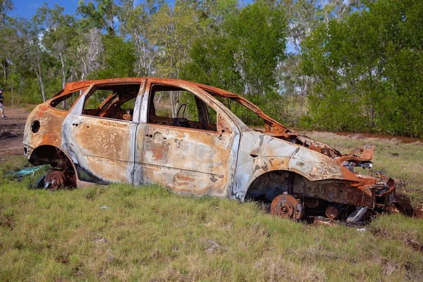 Carro Enferrujado Destruído Abandonado Entre Manguezais — Fotografia de Stock