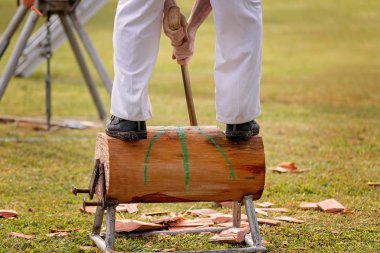 Bir rakip olay bir ülke Show'da doğrama ahşap