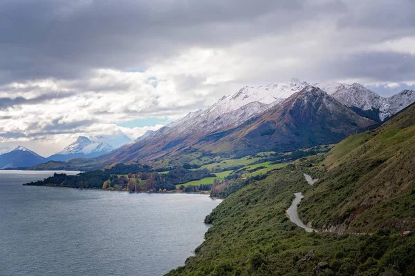 Camino Sinuoso Alrededor Las Montañas Nueva Zelanda — Foto de Stock