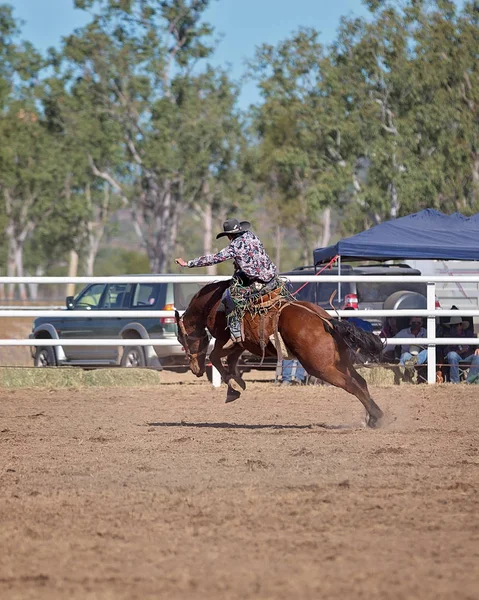 Καουμπόη Ιππασία Bucking Bronc Διαγωνισμό Ροντέο Στην Αυστραλία — Φωτογραφία Αρχείου