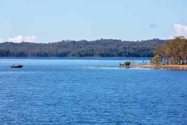 Lake Tinaroo Avustralya'da büyük bir su sistemi dammed