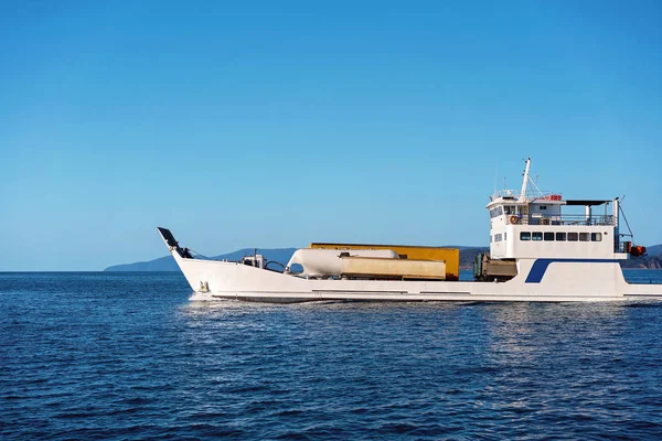 Una Barcaza Que Entrega Alimentos Suministros Las Islas Whitsunday Gran —  Fotos de Stock