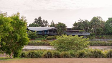 Modern mimarisi ile bir şehir Botanik Bahçeleri kafe ve görüntüleme Merkezi
