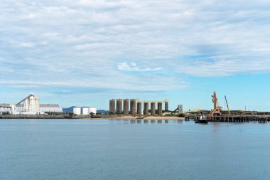 Altyapı Avustralya bir kentin limanının wharf verilirken şeker ve tahıl