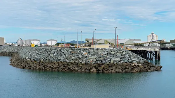 Maden ve tarım ürünleri ihracatı için altyapı ile Avustralya Limanı dalgakıran