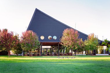 Bir Resort Binası Üzerinde Üçgen Şekilli Çatı