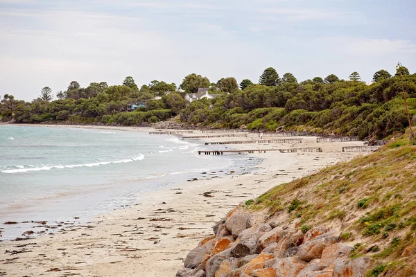 Oude Visvallen op het strand van Port Fairy au — Stockfoto