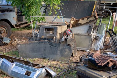 Sel Sularından Zarar Gören Araba Parçaları