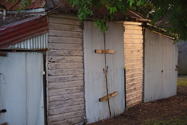 Dilapidado Old Country Storage Shack — Foto de Stock