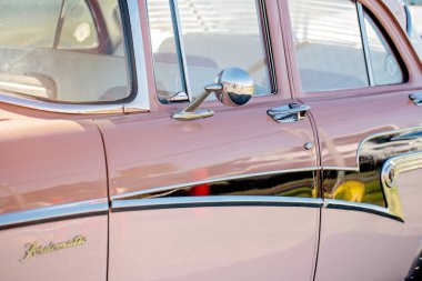 Pembe Özel Klasik Araba Yan Close Up