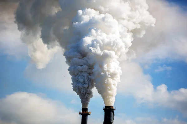 シュガーミル工場からの煙汚染 — ストック写真
