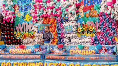 Sideshow Oyunu Country Show'da Ödüller Sunan