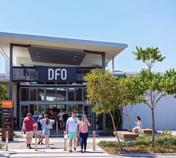 Compradores en Direct Factory Outlet Brisbane España — Foto de Stock