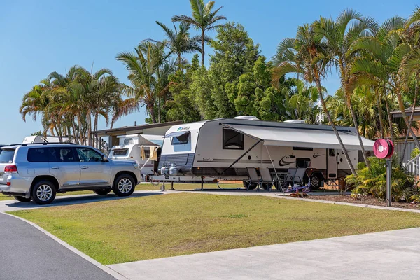Brisbane Tatil Köyü'nde Park Halindeki Karavan Ve Çekme Aracı