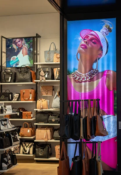 Shopfront selling Damesmode accessoires — Stockfoto