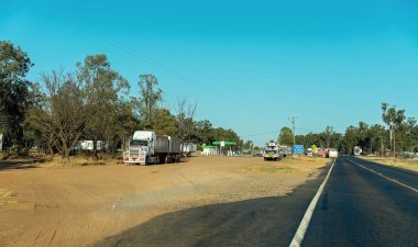 Sürücülerin yakıt ikmali için Kamyon Durağı