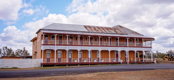 An Old Historic Australian Country Hotel — Stock Photo, Image