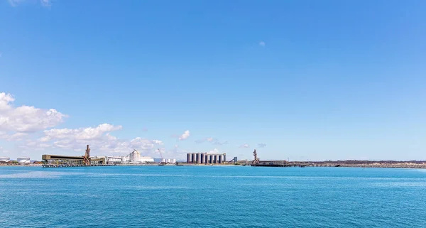 Muelle del puerto en una ciudad australiana — Foto de Stock