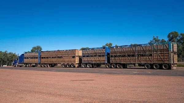 Undara Para Rodovia Townsville Queensland Austrália Junho 2020 Comboio Rodoviário — Fotografia de Stock