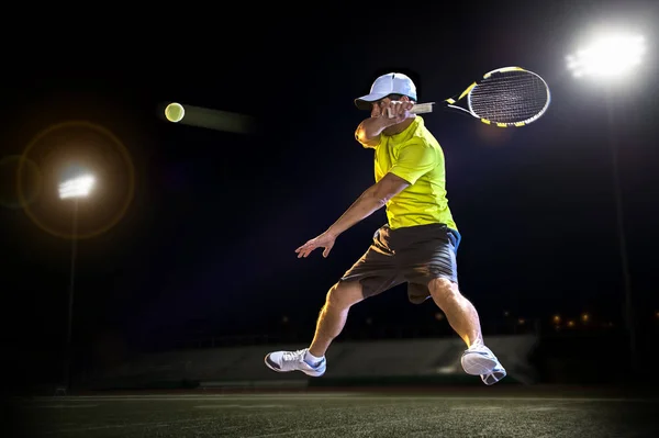 Giocatore Tennis Colpire Palla Durante Una Natch Notte — Foto Stock