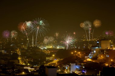 Lima, Peru üzerinde havai fişek