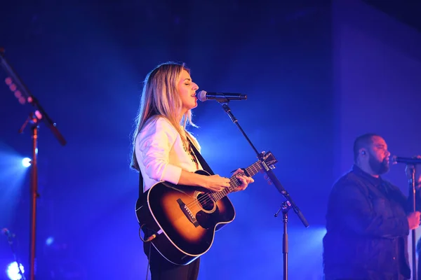 Hillsong Worship performing in Saint Louis Missouri on April 10t — Stock Photo, Image