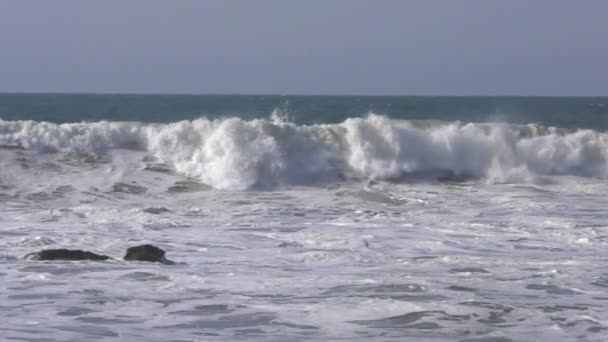 Slow Motion Marcona Beach Waves Crashing Rocks Foreground — Stock Video