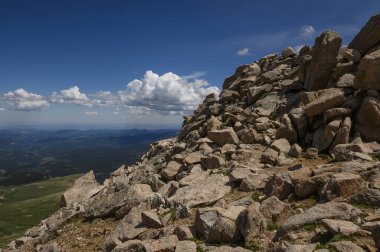 Evans Dağı 'ndan vadiye genel bakış
