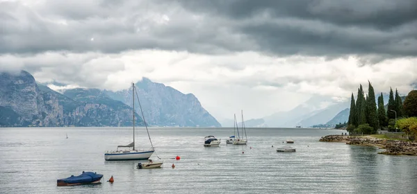 Yachten auf dem See — Stockfoto