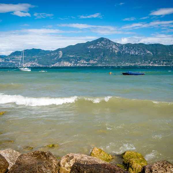 Yates en el lago — Foto de Stock