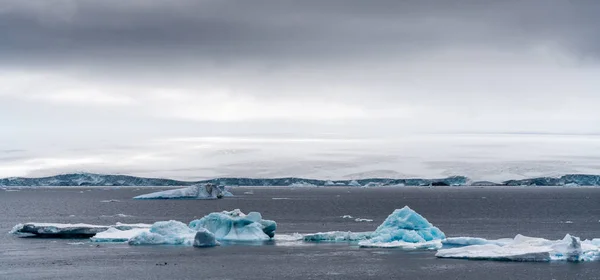 Iceberg en Antarctique mer — Photo