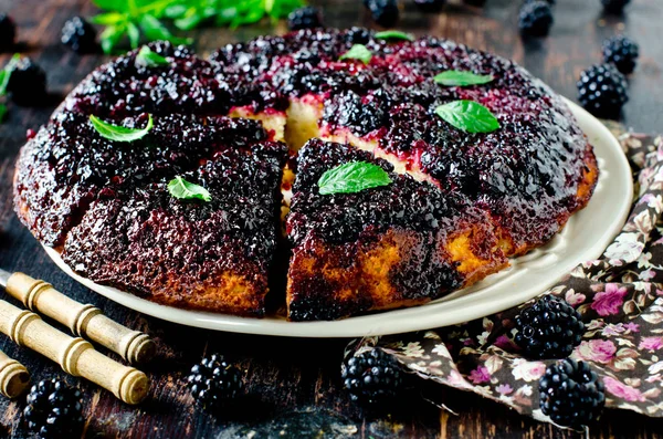 Blackberry Caramélisé Tarte Sur Fond Bois — Photo