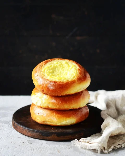 Bollos Caseros Con Requesón Tartas Queso Plato Sobre Fondo Gris —  Fotos de Stock