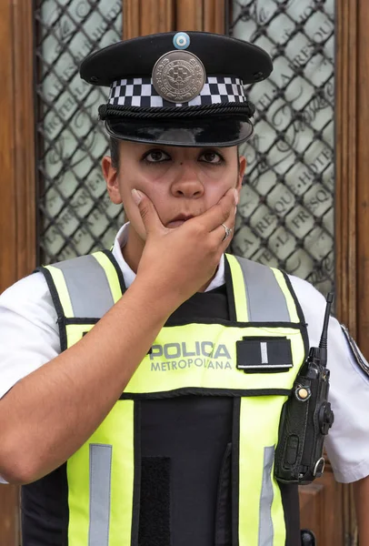 ⬇ Скачать Картинки Policeman Yawning, Стоковые Фото Policeman.