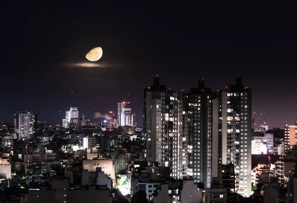 Буэнос Айрес Аргентина Апреля 2017 Ночь Луна Окрестностях Абасто Городе — стоковое фото